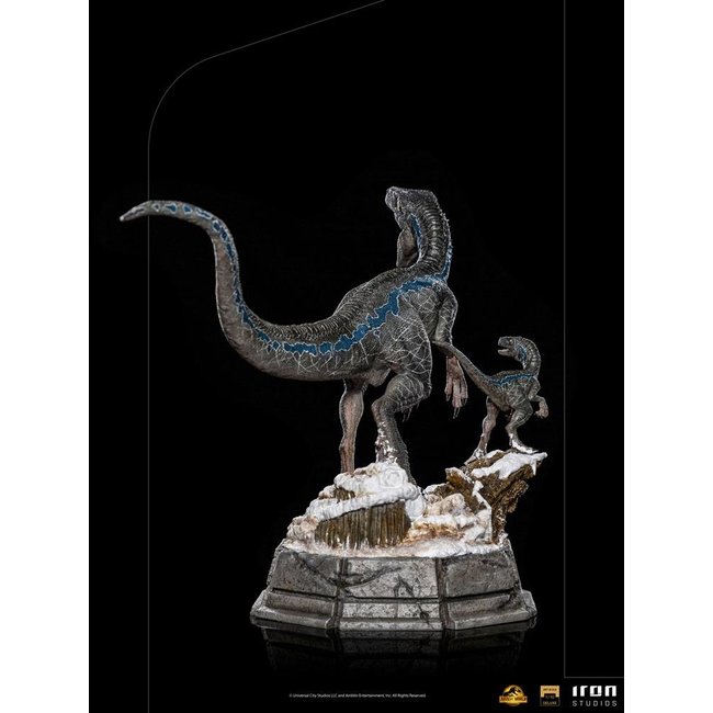 Jurassic World Dominion Deluxe Art Scale Statue 1/10 Blue and Beta 20 cm