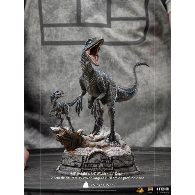 Jurassic World Dominion Deluxe Art Scale Statue 1/10 Blue and Beta 20 cm