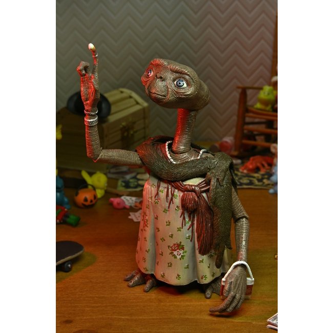 E.T. the Extra-Terrestrial: 40th Anniversary - Ultimate Dress-Up E.T. 7 inch Action Figure