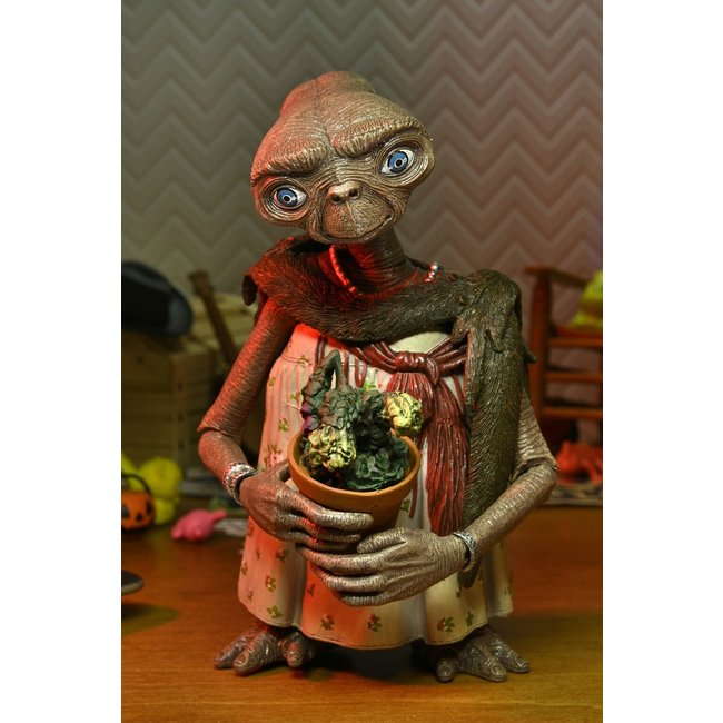 E.T. the Extra-Terrestrial: 40th Anniversary - Ultimate Dress-Up E.T. 7 inch Action Figure
