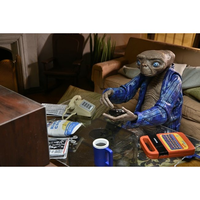 E.T. the Extra-Terrestrial: 40th Anniversary - Ultimate Telepathic E.T. 7 inch Action Figure