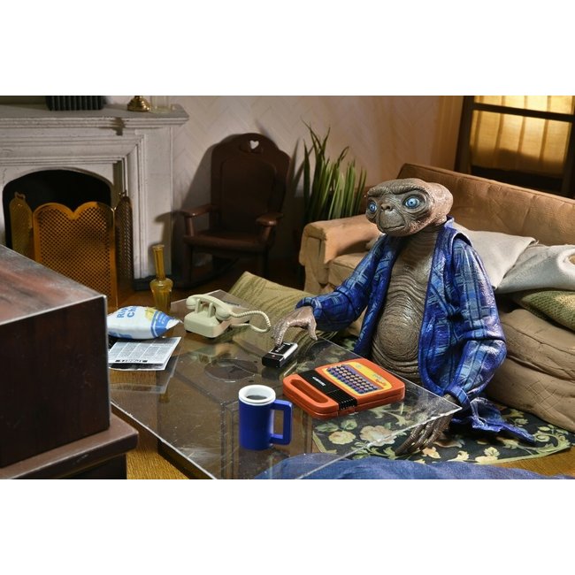 E.T. the Extra-Terrestrial: 40th Anniversary - Ultimate Telepathic E.T. 7 inch Action Figure