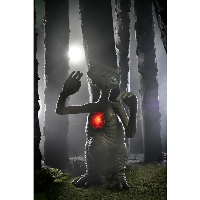 E.T. the Extra-Terrestrial: 40th Anniversary - Ultimate Deluxe E.T. with LED Chest 7 inch Figure