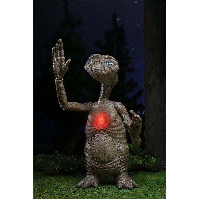 E.T. the Extra-Terrestrial: 40th Anniversary - Ultimate Deluxe E.T. with LED Chest 7 inch Figure