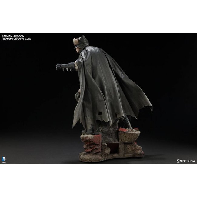 DC Comics Batman Premium Format Figure 57 cm Red Son