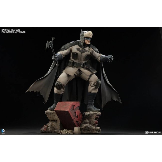 DC Comics Batman Premium Format Figure 57 cm Red Son