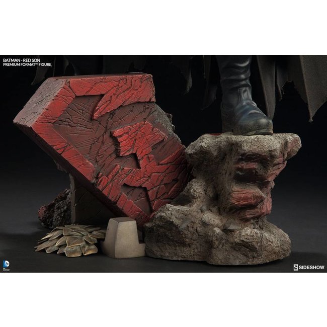 DC Comics Batman Premium Format Figure 57 cm Red Son