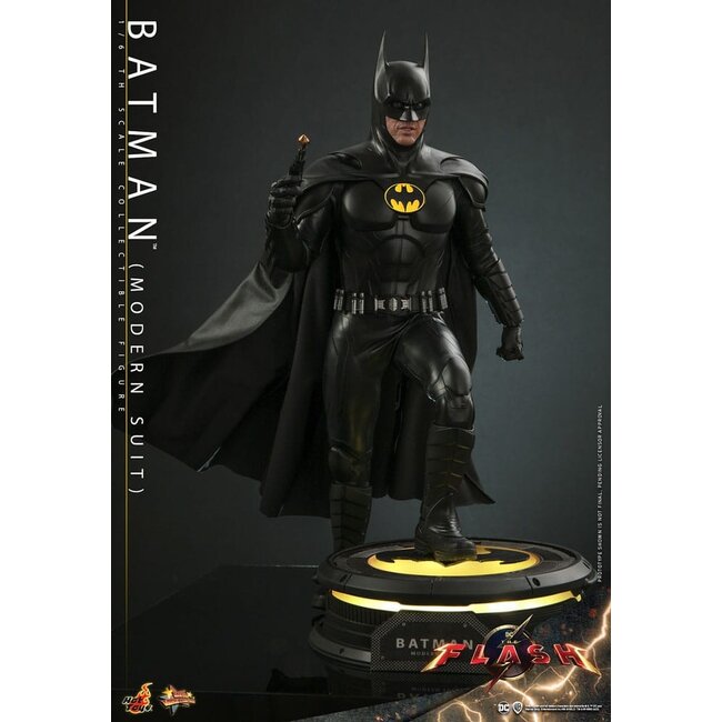 The Flash Movie Masterpiece Action Figure 1/6 Batman (Modern Suit) 30 cm