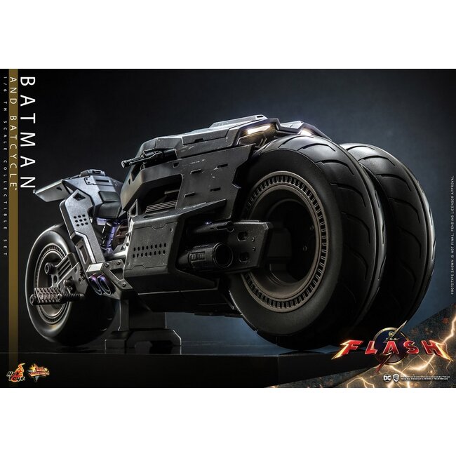 Die Flash Movie Masterpiece Actionfigur 1/6 Batman (Ben Affleck) und Batcycle 33 cm