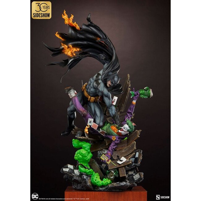 DC Comics Premium Format Statue Batman vs. The Joker: Eternal Enemies 81 cm