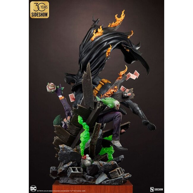 DC Comics Premium Format Statue Batman vs. The Joker: Eternal Enemies 81 cm