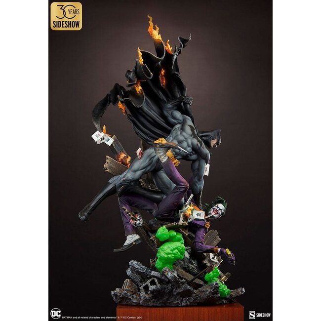 DC Comics Premium Format Statue Batman vs. The Joker: Eternal Enemies 81 cm