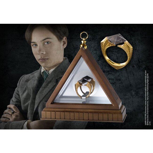 Harry Potter Replica 1/1 Lord Voldemort´s Horcrux Ring (gold-plated)