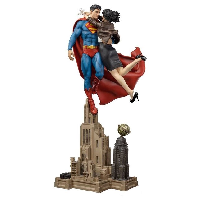 DC Comics Diorama 1/6 Superman & Lois 57 cm