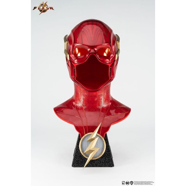 Replik der Motorhaube von The Flash im Maßstab 1:1