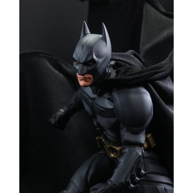 DC Direct Resin Statue DC Movie Statuen Batman (Der dunkle Ritter) 24 cm
