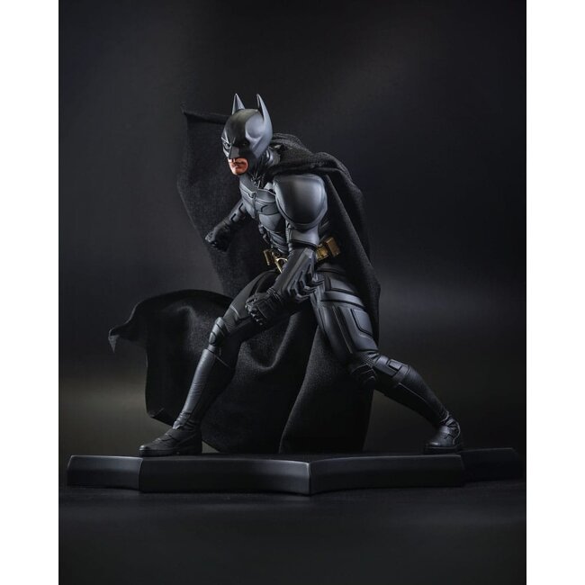 DC Direct Resin Statue DC Movie Statuen Batman (Der dunkle Ritter) 24 cm