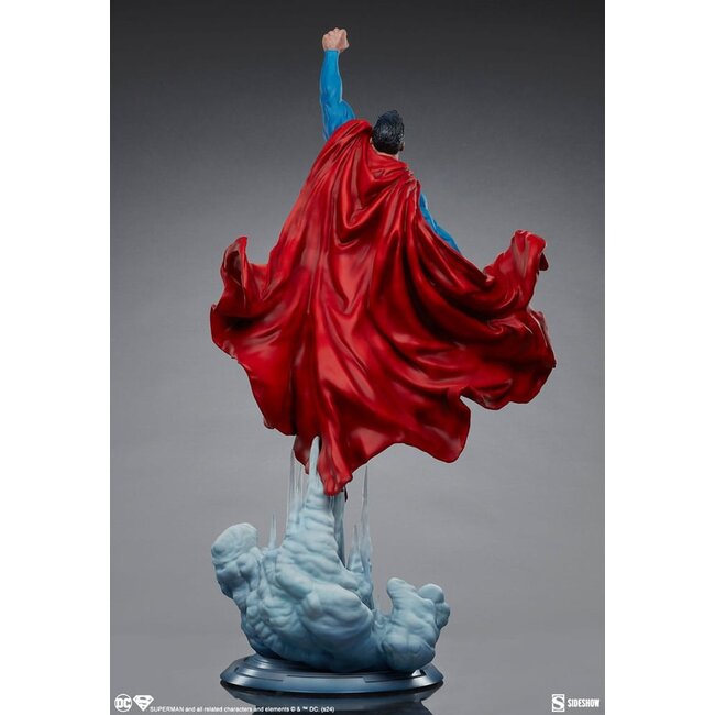 DC Comics Premium Format Statue Superman 84 cm
