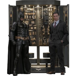 Hot Toys The Dark Knight Movie Masterpiece Action Figures & Diorama 1/6 Batman Armory with Bruce Wayne (2.0) 30 cm