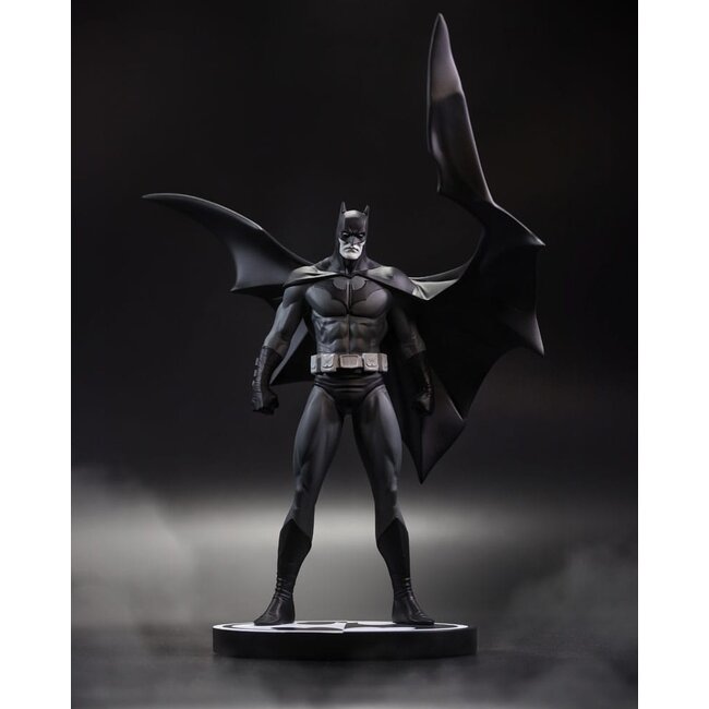 DC Direct  Statue Batman Black & White Batman (by Jorge Jimenez) 27 cm