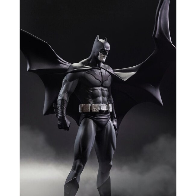 DC Direct Resin Statue Batman Black & White Batman (by Jorge Jimenez) 27 cm