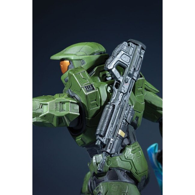 Halo Infinite PVC Statue Master Chief & Grappleshot 26 cm