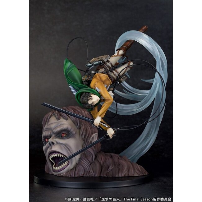 Attack on Titan PVC Statue 1/7 Levi vs Beast Titan Ver. 28 cm