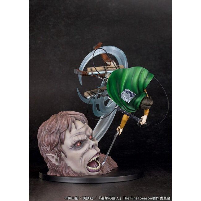 Attack on Titan PVC Statue 1/7 Levi vs Beast Titan Ver. 28 cm