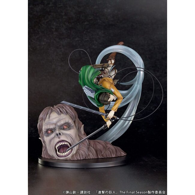 Attack on Titan PVC Statue 1/7 Levi vs Beast Titan Ver. 28 cm