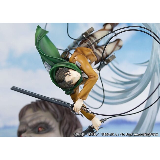 Attack on Titan PVC Statue 1/7 Levi vs Beast Titan Ver. 28 cm