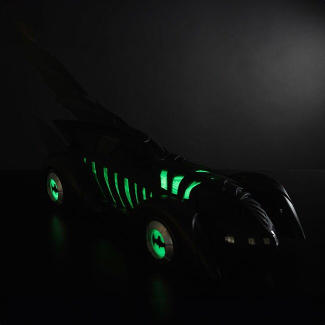 Batman Forever DC Multiverse Fahrzeug Batmobil Glow in the Dark Edition (Gold Label) 79 cm