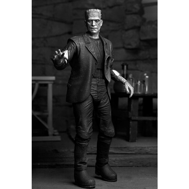 Universal Monsters Action Figure Ultimate Frankenstein's Monster (Bride of Frankenstein) (B&W) 18 cm