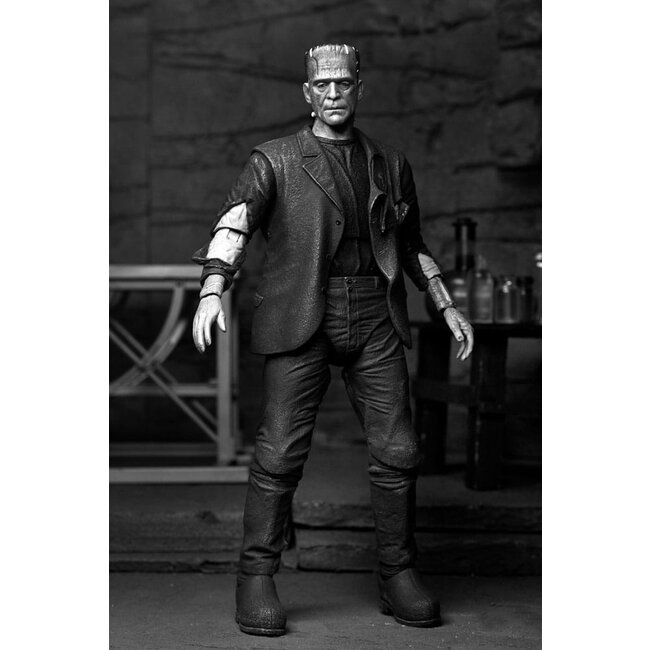 Universal Monsters Action Figure Ultimate Frankenstein's Monster (Bride of Frankenstein) (B&W) 18 cm