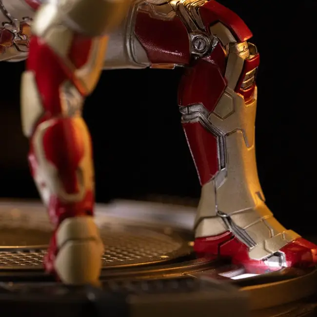 Iron Man MK42 Statue im Maßstab 1:10 - Exklusiv CCXP23