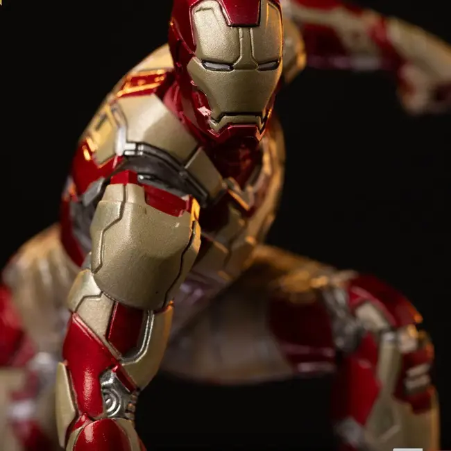 Iron Man MK42 Statue im Maßstab 1:10 - Exklusiv CCXP23
