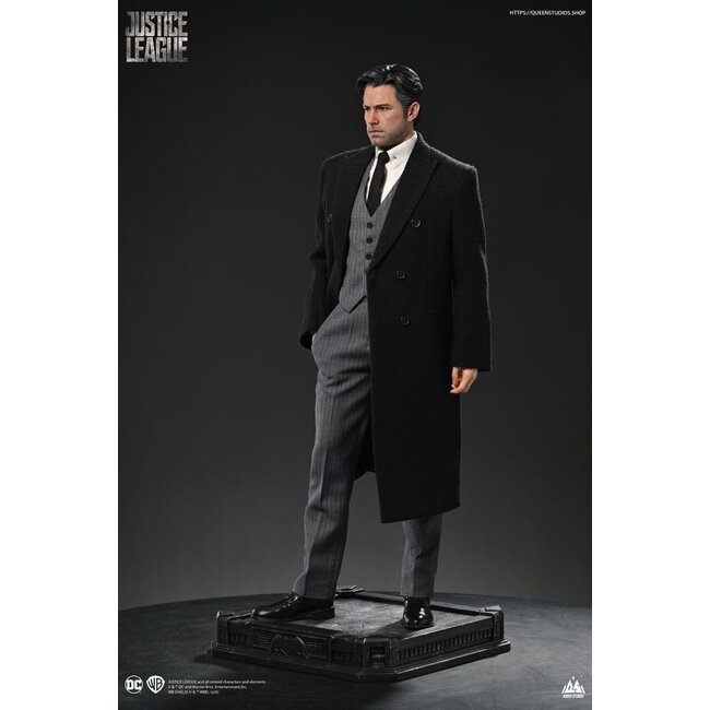Justice League Statue 1/4 Bruce Wayne (Ben Affleck) 51 cm