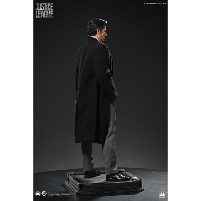 Justice League Statue 1/4 Bruce Wayne (Ben Affleck) 51 cm