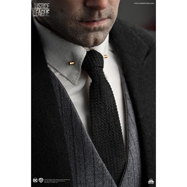 Justice League Statue 1/4 Bruce Wayne (Ben Affleck) 51 cm