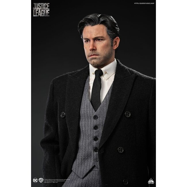 Justice League Statue 1/4 Bruce Wayne (Ben Affleck) 51 cm