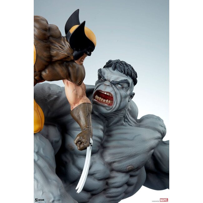 Marvel Statue Grey Hulk vs Wolverine 58 cm