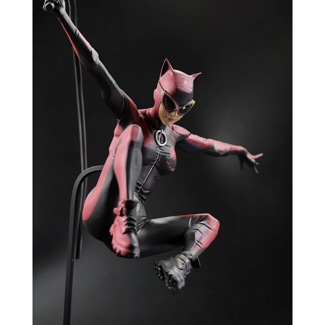 DC Designer Series Statue 1/6 Catwoman by Jock 33 cm