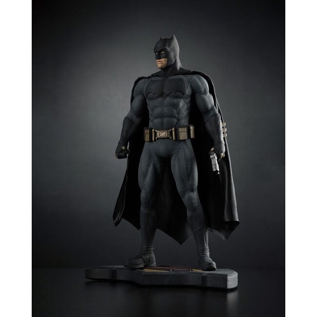Batman v Superman: Dawn of Justice Statue 1/6 Batman 32 cm