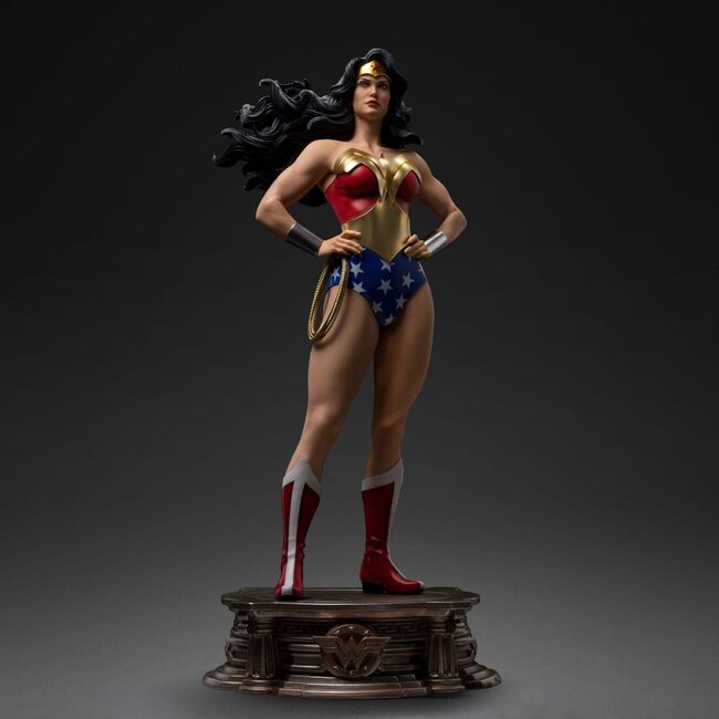 DC Comics Legacy Replika Statue 1/4 Wonder Woman 56 cm