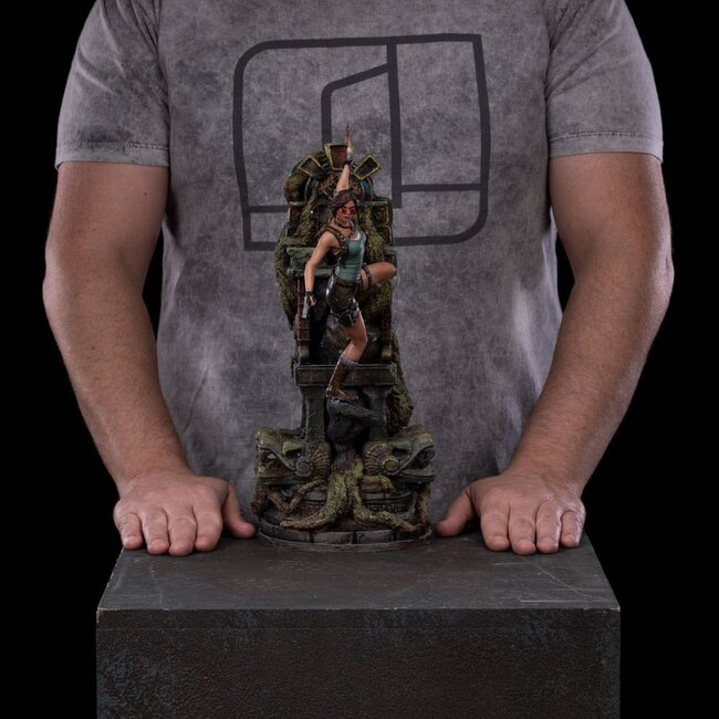 Tomb Raider Deluxe Art Scale Statue 1/10 Lara Croft 36 cm