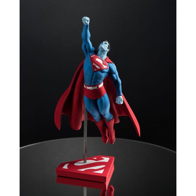 DC Direct Statue 1/10 Superman Rot und Blau: Superman von Gary Frank Limited Edition 26 cm