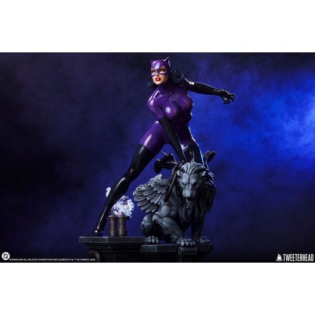 DC Comics Maquette 1/4 Catwoman (Lila Edition) 47 cm