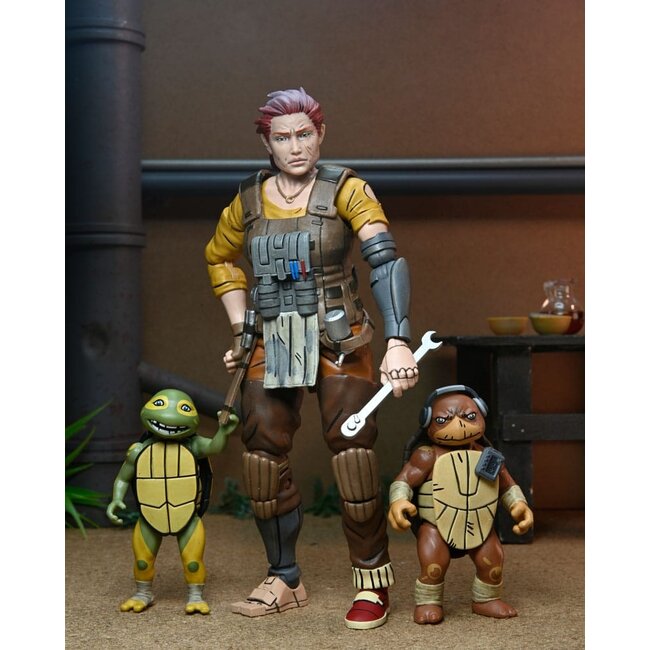 Teenage Mutant Ninja Turtles (The Last Ronin The Lost Years) Action Figure Grammy April with Baby Yi & Moja 18 cm