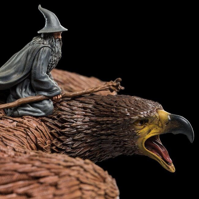 Herr der Ringe Statue Gandalf auf Gwaihir 15 cm