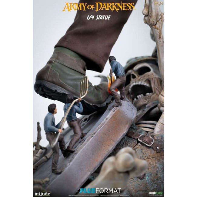 Army of Darkness Ash 1/4 Plus Format Statue