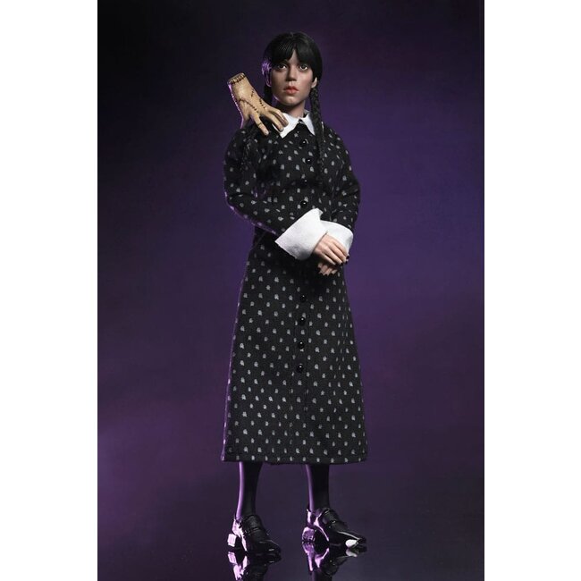 Wednesday Actionfigur Wednesday (klassisches Kleid) 20 cm